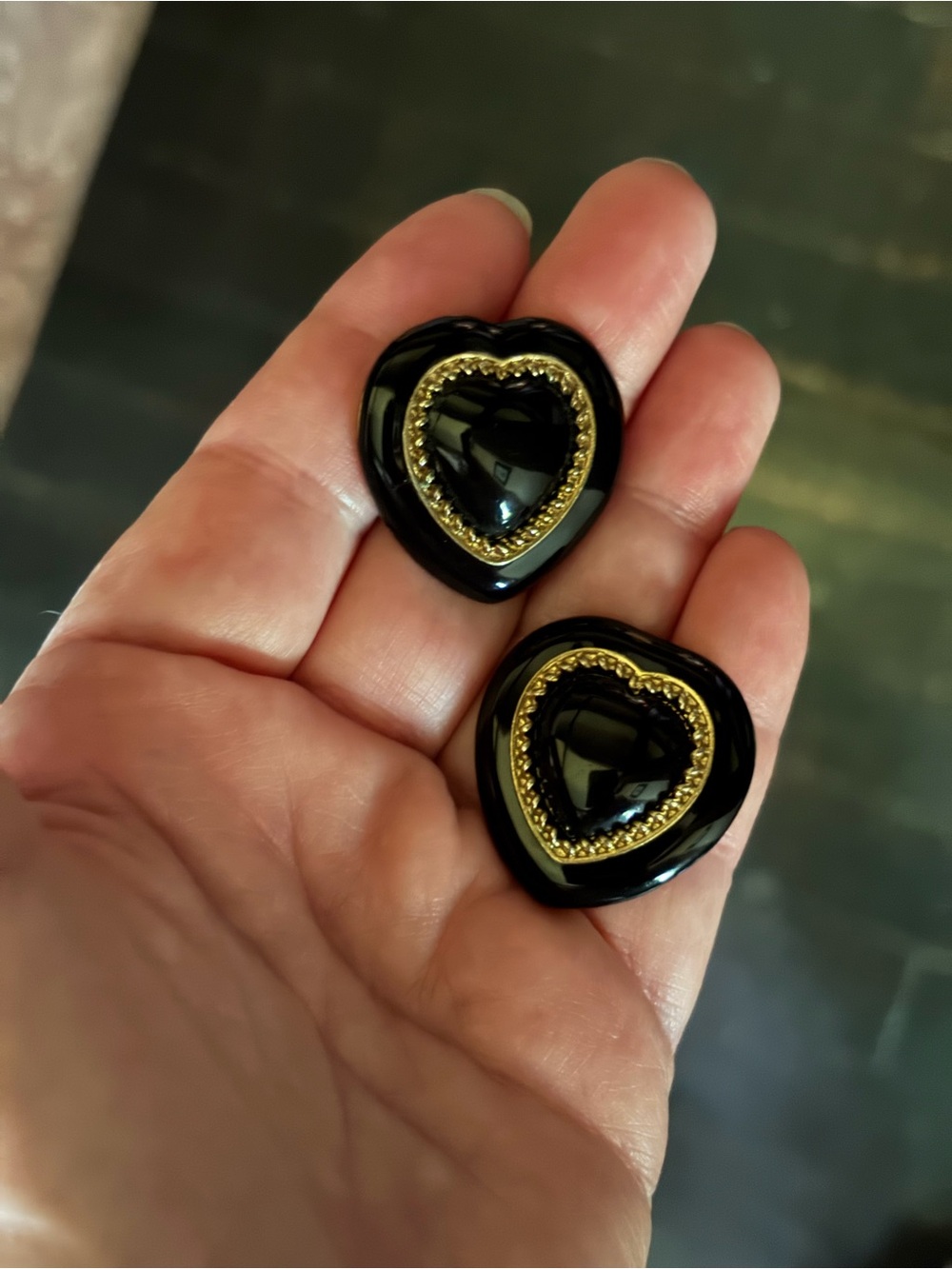 Vintage Black Heart Stud Earrings Gold Tone Braided Rope Border 90s Pierced